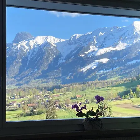 Traumhafte Ferienwohnung Mit Panorama Aussicht In Grundbach Lägenhet Wattenwil
