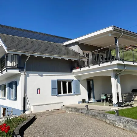 Traumhafte Ferienwohnung Mit Panorama Aussicht In Grundbach Lägenhet
